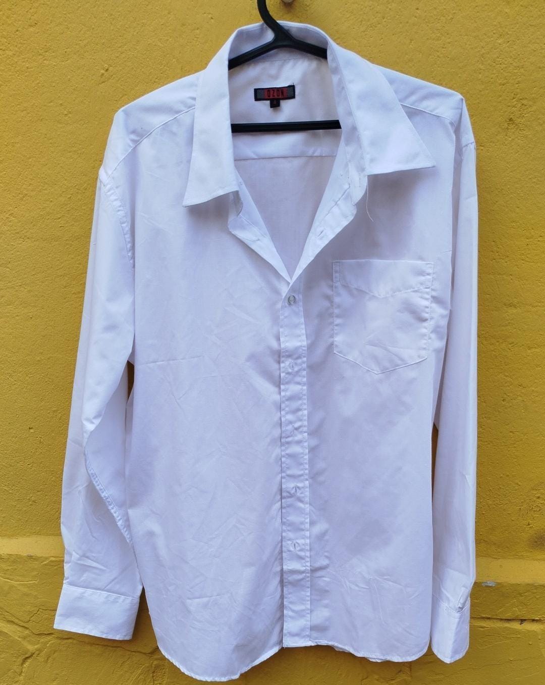 Blusas e camisas de revenda